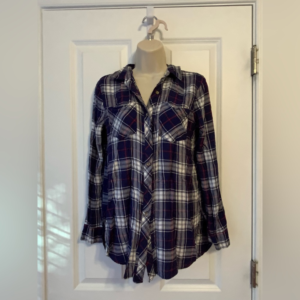 Sandra button down